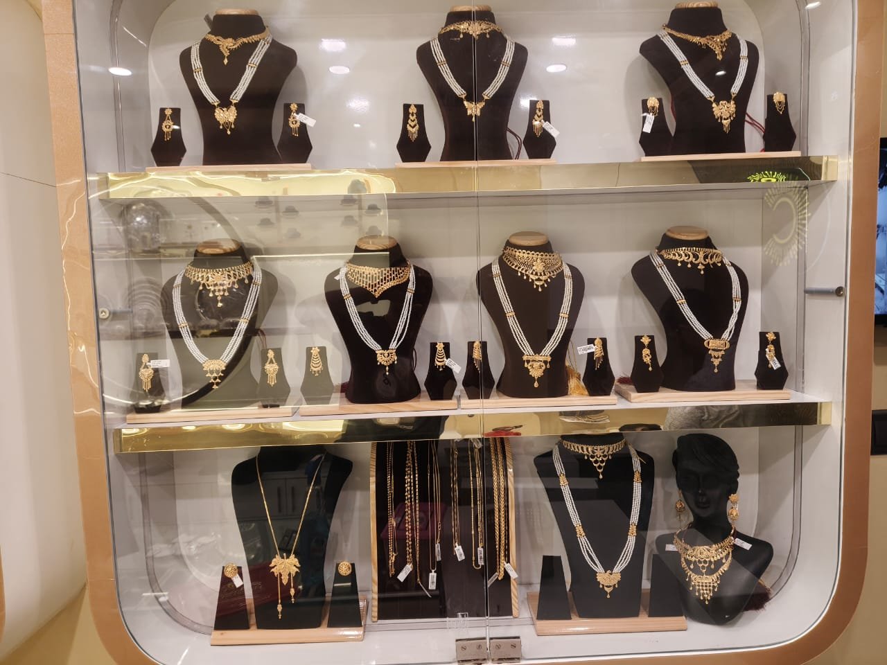 Studs — Diamond jewellery by Laxmi Gold Palace, Kolkata