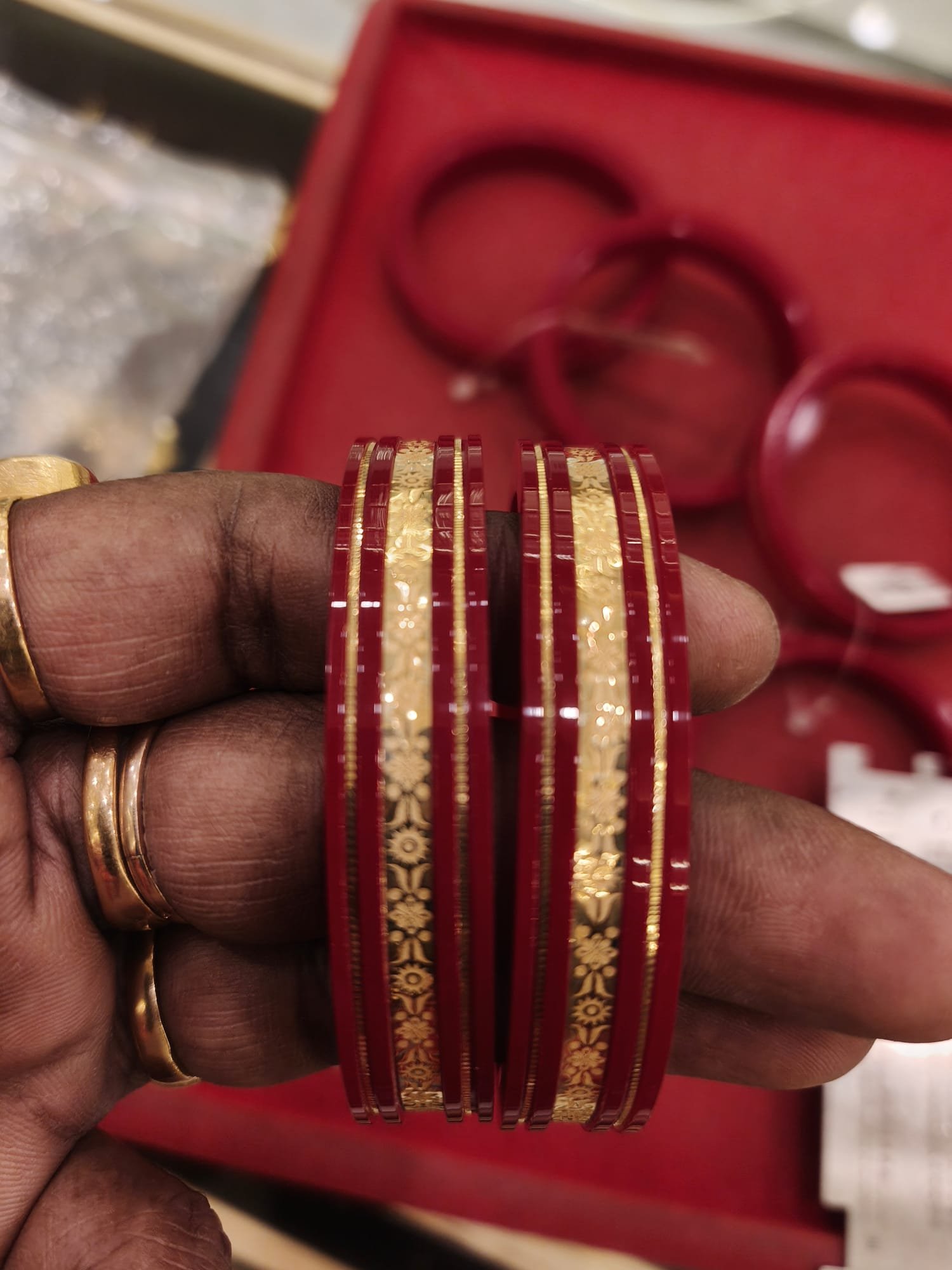 Certified natural gemstone from Laxmi Gold Palace, Kolkata